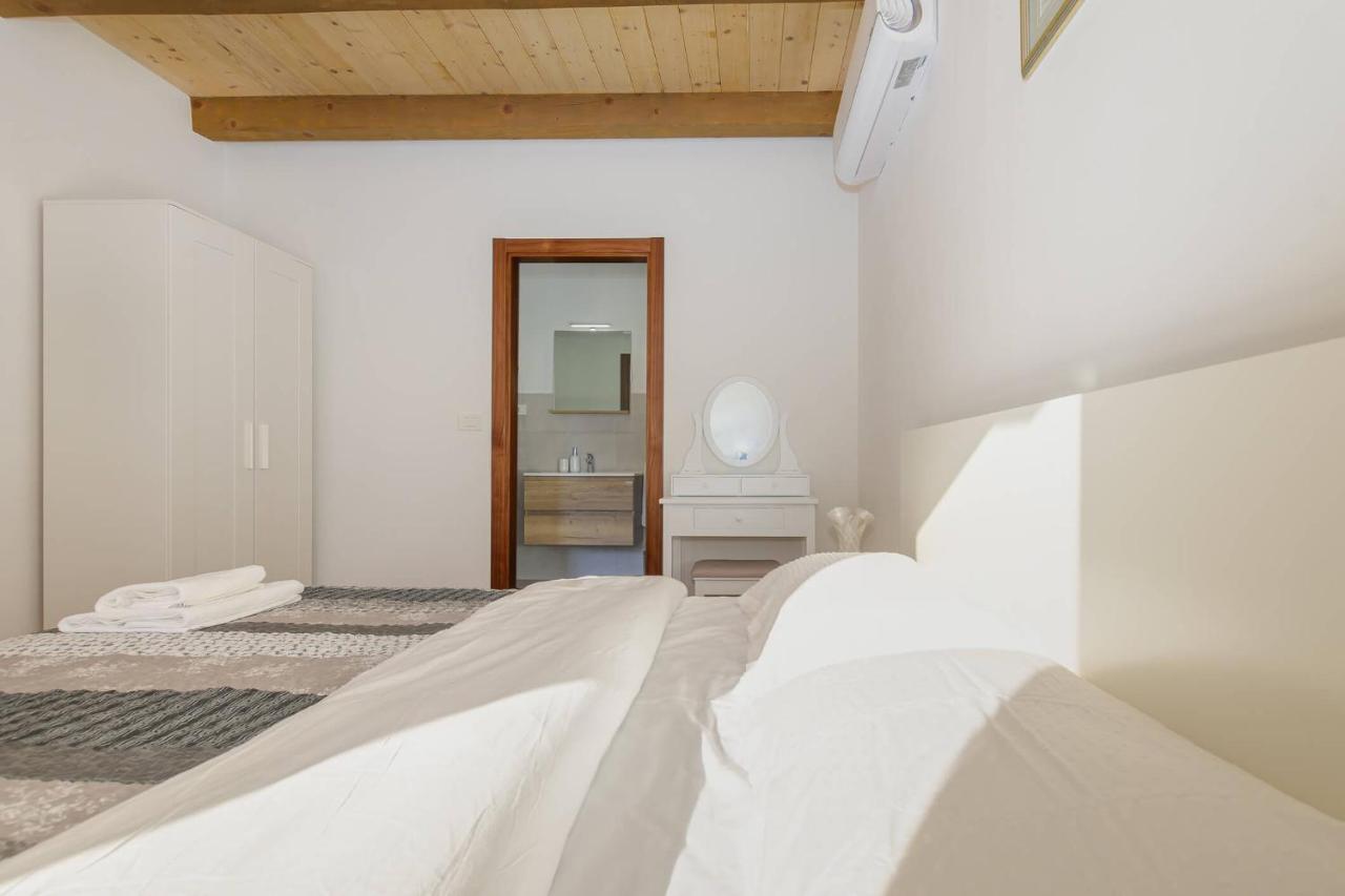 Villa David - Luxurious Secluded Villa With A Heated Pool Butkovici  ภายนอก รูปภาพ
