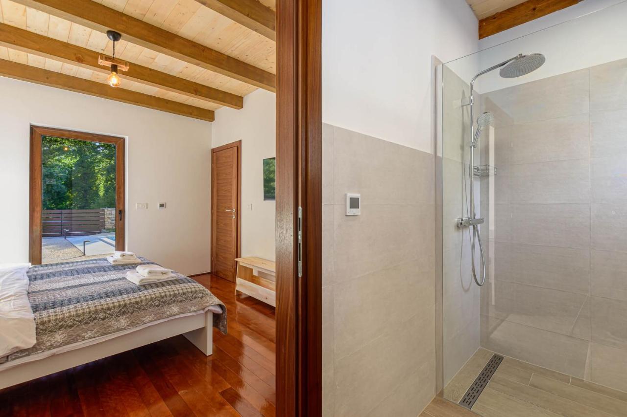 Villa David - Luxurious Secluded Villa With A Heated Pool Butkovici  ภายนอก รูปภาพ