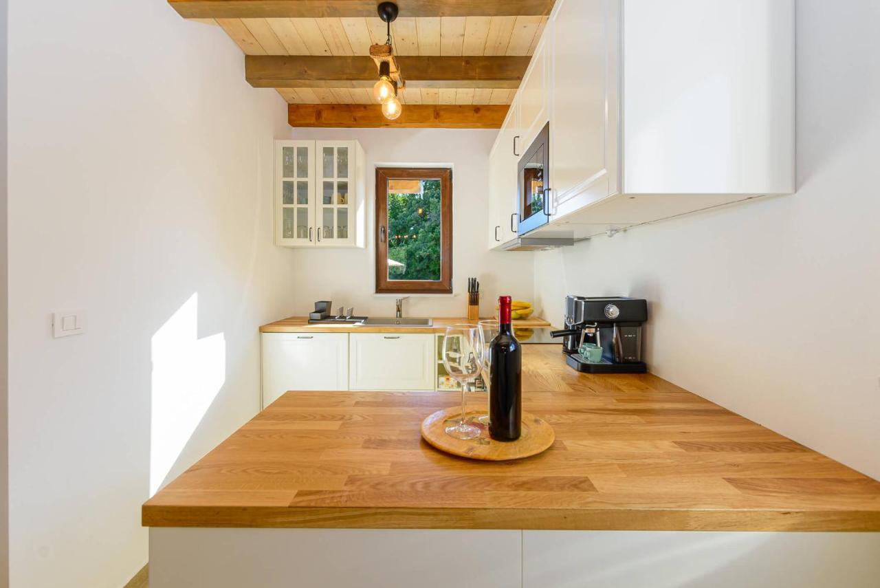 Villa David - Luxurious Secluded Villa With A Heated Pool Butkovici  ภายนอก รูปภาพ