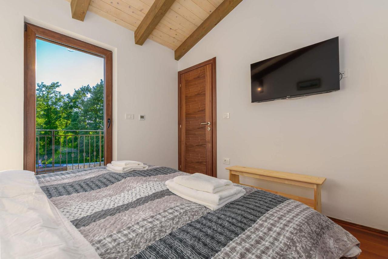 Villa David - Luxurious Secluded Villa With A Heated Pool Butkovici  ภายนอก รูปภาพ